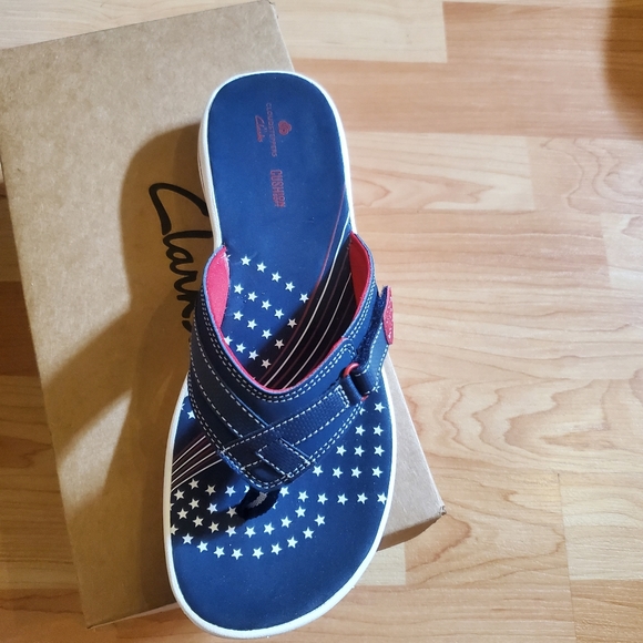 Variety of women's Clark's shoes ranging from size 6 to 10 - Picture 6 of 7